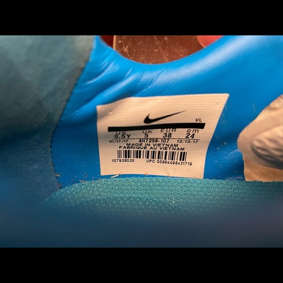 Girls Nike tiempo elite cleats - Picture 4 of 4